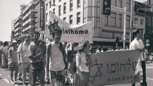Title: Sjalhomo op Roze Zaterdag, de nationale homodag, 28 juni 1986 Creator: Wesly, Jenny E. (1948-2016) Date: 1986 Institution: Jewish Historical Museum Provider: Judaica Europeana/Jewish Heritage Network Providing Country: Netherlands Public Domain. Yes